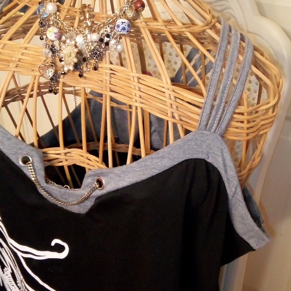 Feather Print Top - Picture 4 of 12